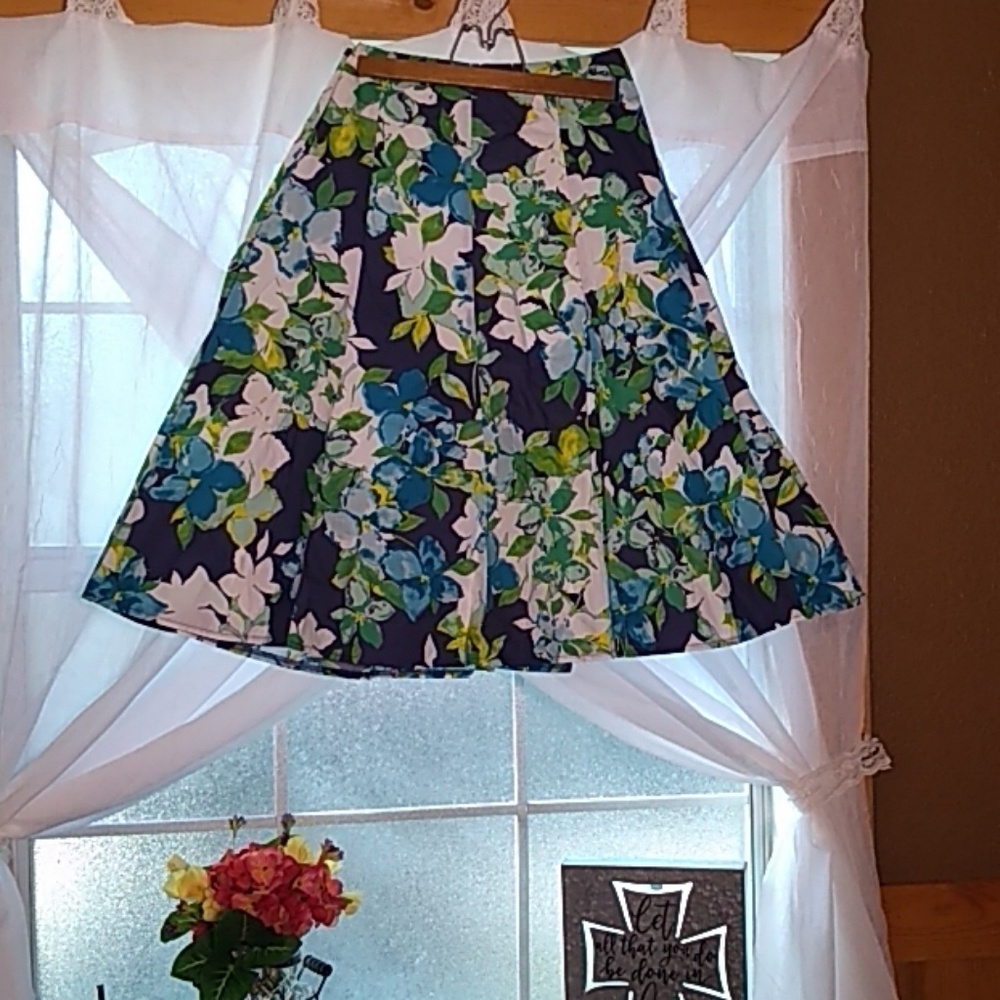 Dressbarn roz&ALI floral skirt